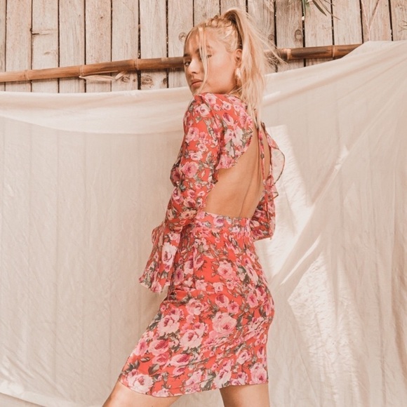 B Darlin Floral Open Back Bell Sleeve Mini Dress 13/14 - Picture 2 of 11